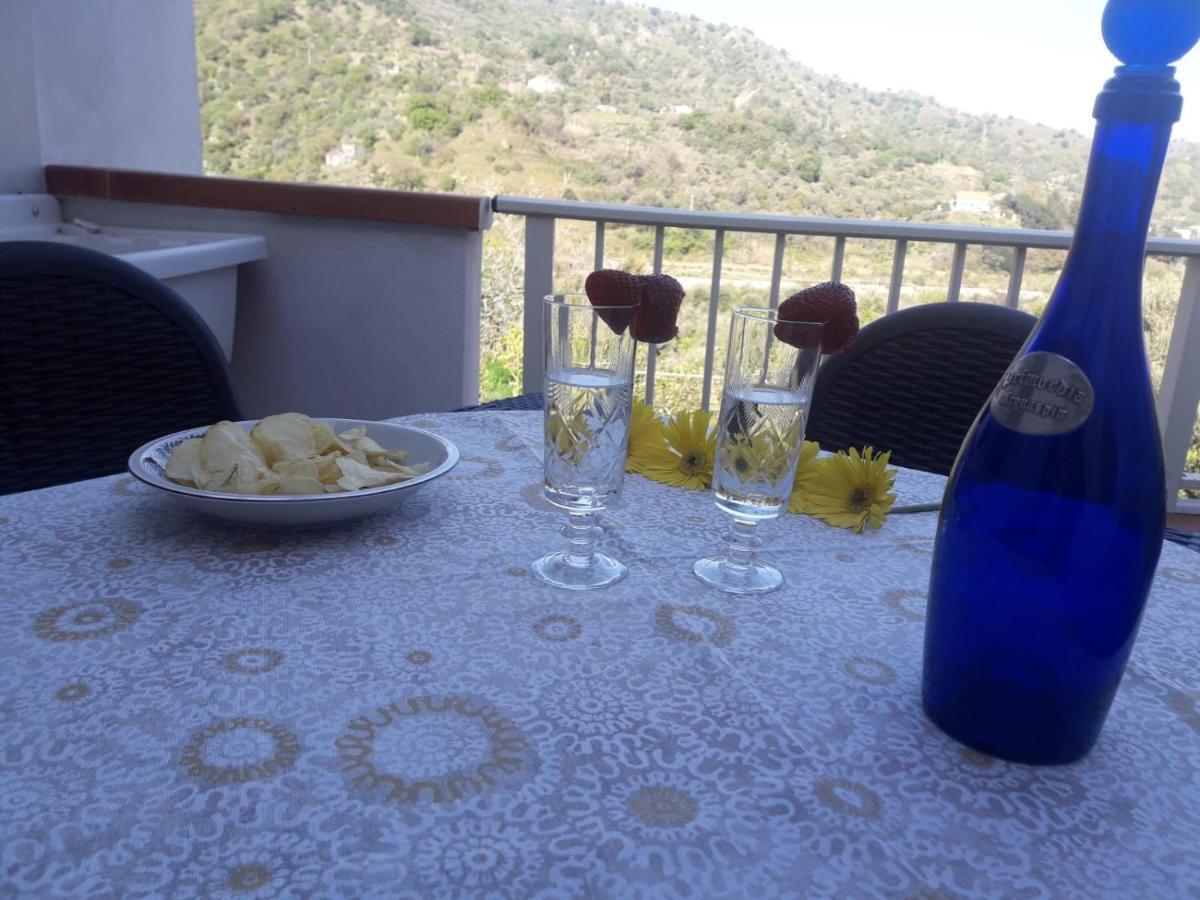Apartamento Casa Di Lucia Forza dʼAgro Exterior foto