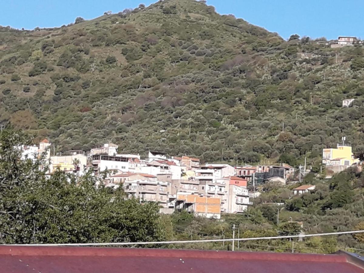 Apartamento Casa Di Lucia Forza dʼAgro Exterior foto